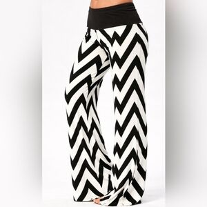 VAMP  ZIGZAG Chevron Black And White Wide Leg Palazzo Pants, Womens Sz M, Artsy